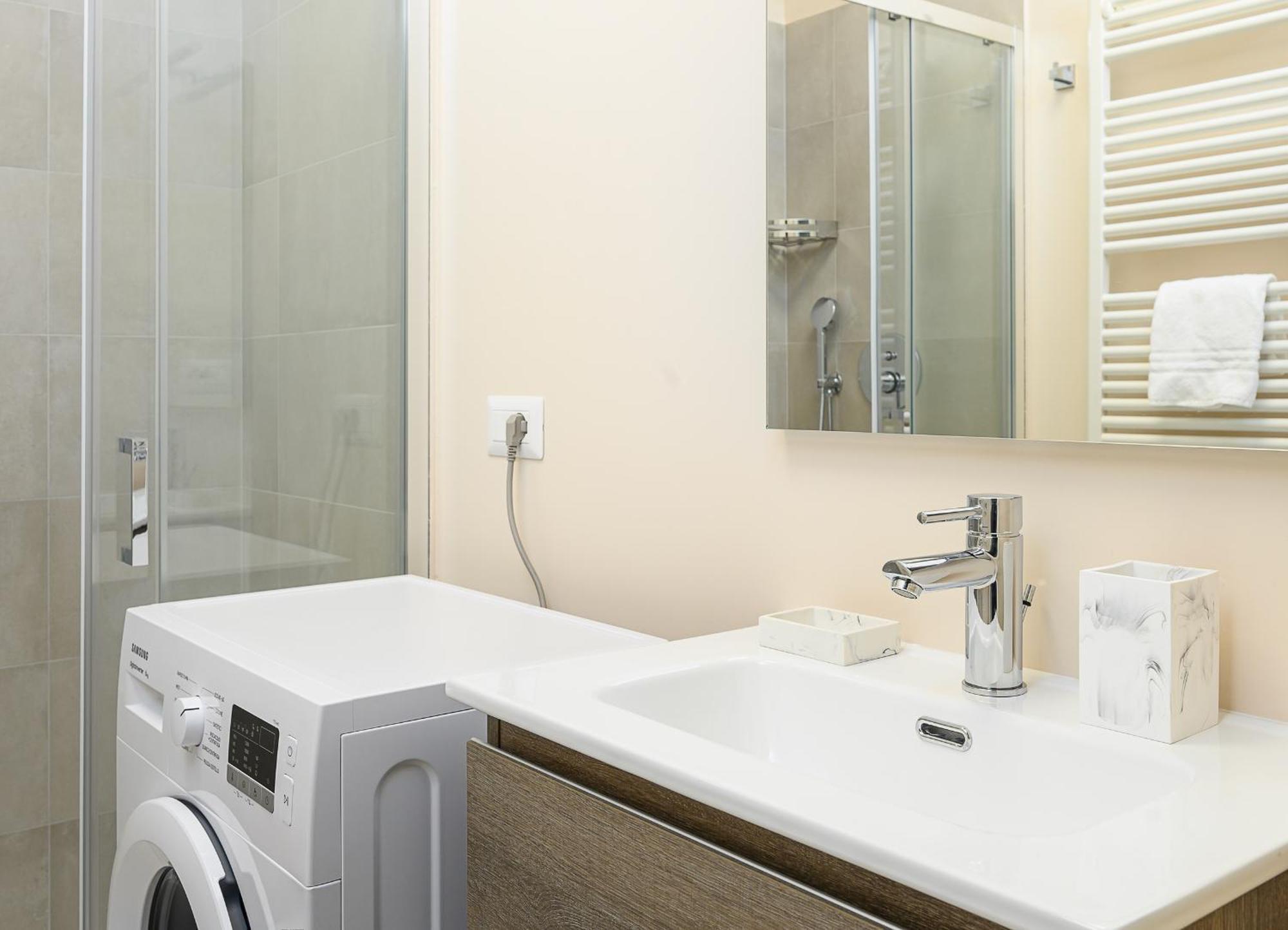 Suites In Porta Garibaldi & Chinatown - City Center Well Connected Milan Bagian luar foto